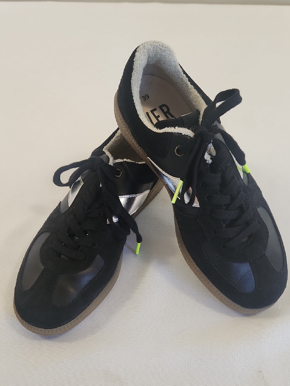 Verbenas Low Cut Black Silver Suede Gum Sole Sneakers. Size 8 (39) - Picture 4 of 9